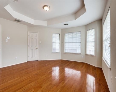 2904 Woods Drive - Photo Thumbnail 11