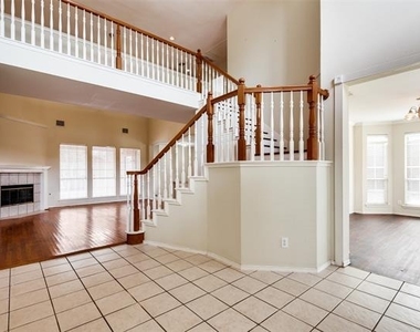 2904 Woods Drive - Photo Thumbnail 6