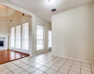 2904 Woods Drive - Photo Thumbnail 10