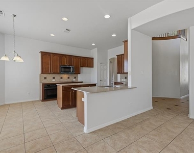 221 Westminister Avenue - Photo Thumbnail 13