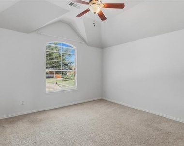 221 Westminister Avenue - Photo Thumbnail 29