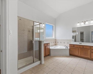 221 Westminister Avenue - Photo Thumbnail 20