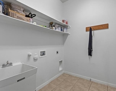 221 Westminister Avenue - Photo Thumbnail 25