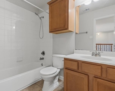 221 Westminister Avenue - Photo Thumbnail 34