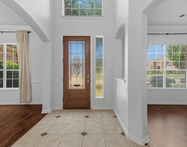 221 Westminister Avenue - Photo Thumbnail 6