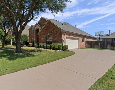 221 Westminister Avenue - Photo Thumbnail 1