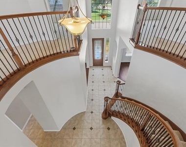 221 Westminister Avenue - Photo Thumbnail 28