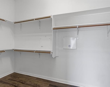 221 Westminister Avenue - Photo Thumbnail 23