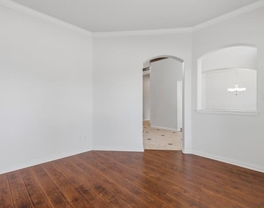 221 Westminister Avenue - Photo Thumbnail 8