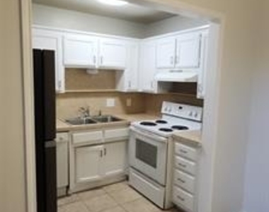 9108 Lanham Street - Photo Thumbnail 13