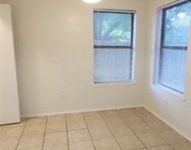 9108 Lanham Street - Photo Thumbnail 14