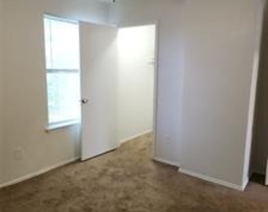 9108 Lanham Street - Photo Thumbnail 24