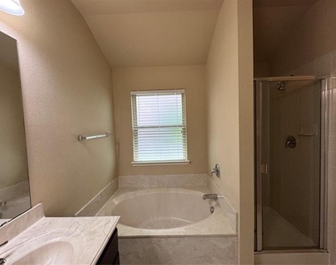 2108 Megan Creek Drive - Photo Thumbnail 10