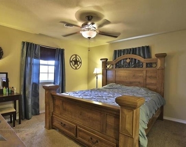2518 Bennett Drive - Photo Thumbnail 13