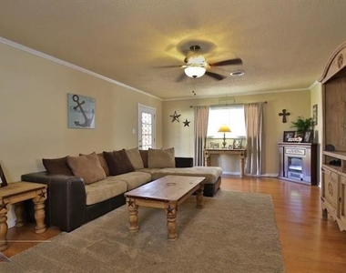 2518 Bennett Drive - Photo Thumbnail 11