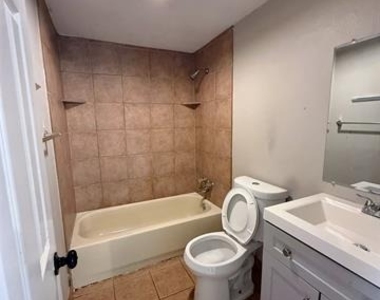 1007 W Clarendon Drive - Photo Thumbnail 9