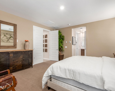 43 E Capricorn Way - Photo Thumbnail 15