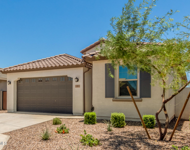 43 E Capricorn Way - Photo Thumbnail 3