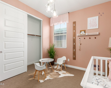 43 E Capricorn Way - Photo Thumbnail 30