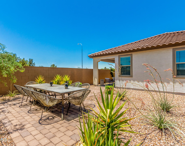 43 E Capricorn Way - Photo Thumbnail 37