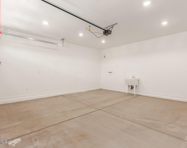 43 E Capricorn Way - Photo Thumbnail 33