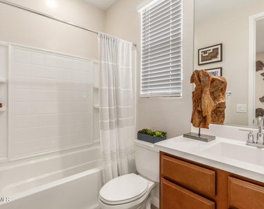 43 E Capricorn Way - Photo Thumbnail 27