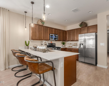 43 E Capricorn Way - Photo Thumbnail 11