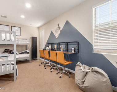 43 E Capricorn Way - Photo Thumbnail 21