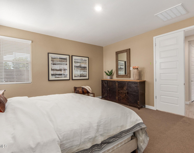 43 E Capricorn Way - Photo Thumbnail 14