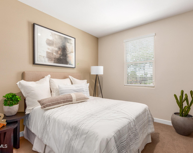 43 E Capricorn Way - Photo Thumbnail 25