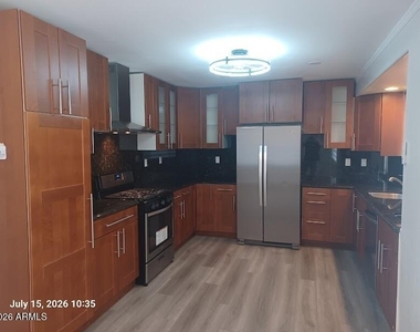 322 E Claremont Street - Photo Thumbnail 13