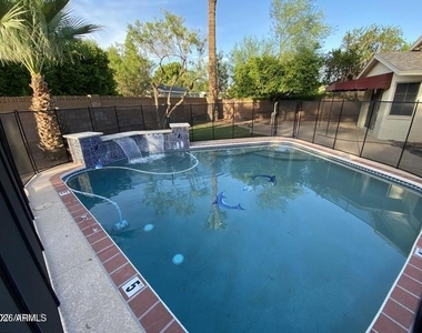 322 E Claremont Street - Photo Thumbnail 25