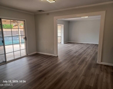 322 E Claremont Street - Photo Thumbnail 8