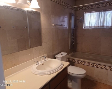 322 E Claremont Street - Photo Thumbnail 17