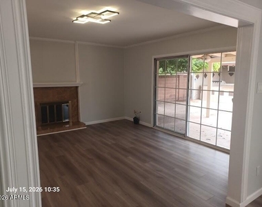 322 E Claremont Street - Photo Thumbnail 7