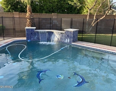 322 E Claremont Street - Photo Thumbnail 24