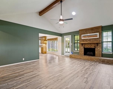 1620 Post Oak Drive - Photo Thumbnail 4