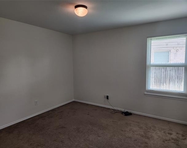 1224 Elkford Lane - Photo Thumbnail 13