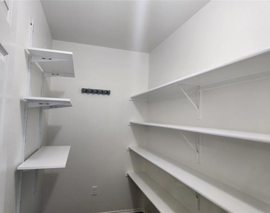 1224 Elkford Lane - Photo Thumbnail 7
