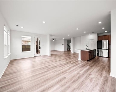 424 Princewood Drive - Photo Thumbnail 15