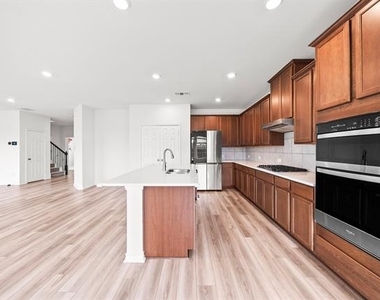 424 Princewood Drive - Photo Thumbnail 16