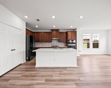 424 Princewood Drive - Photo Thumbnail 12
