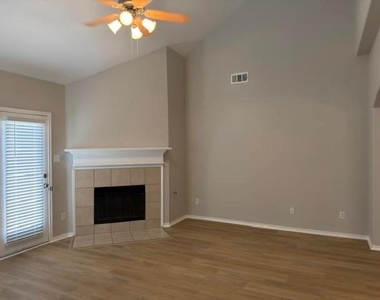 9217 Amber Downs Drive - Photo Thumbnail 3