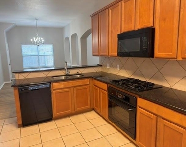 9217 Amber Downs Drive - Photo Thumbnail 6
