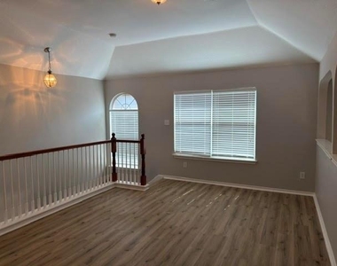 9217 Amber Downs Drive - Photo Thumbnail 12