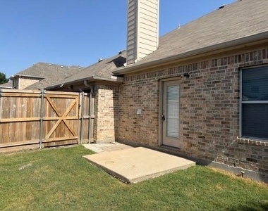 9217 Amber Downs Drive - Photo Thumbnail 17