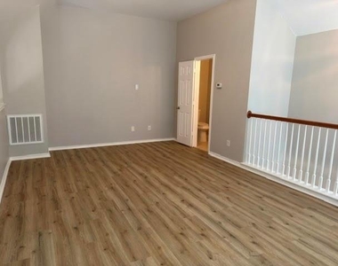 9217 Amber Downs Drive - Photo Thumbnail 13