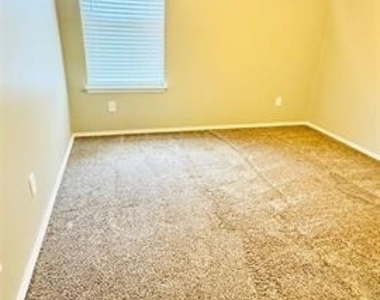 604 International Drive - Photo Thumbnail 7