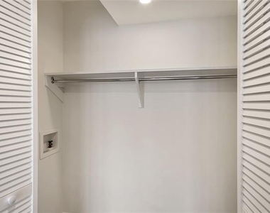 5881 Preston View Boulevard - Photo Thumbnail 18