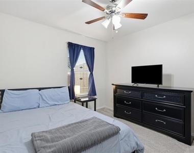 1002 Zachary Drive - Photo Thumbnail 21